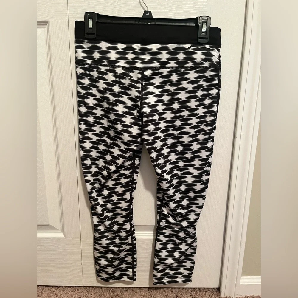 Nike Dri-fit‎ Black And White Leggings | NWOT | Size M